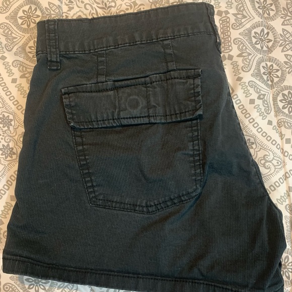 Ladies shorts - Picture 2 of 5
